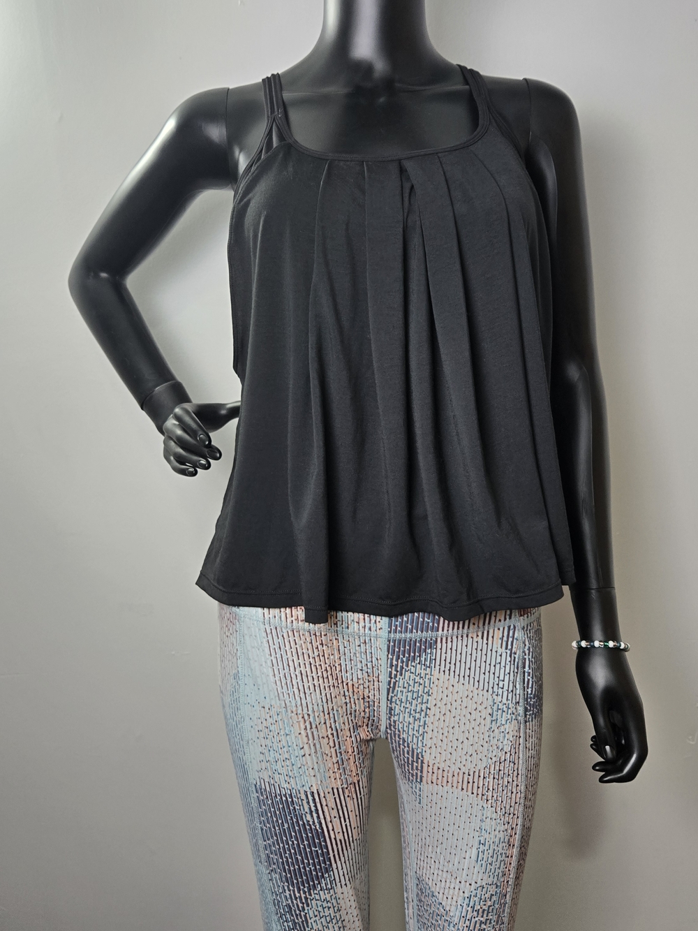 HALARA Black Pleated Scoop Tank
